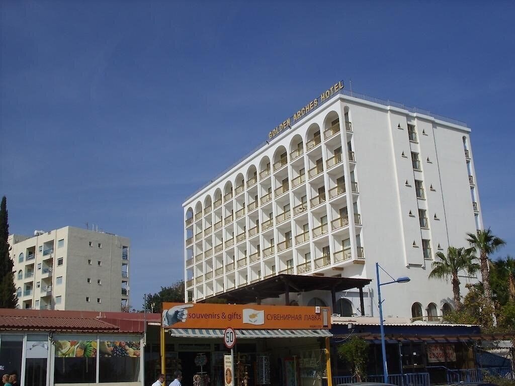 Фото Golden Arches 3*