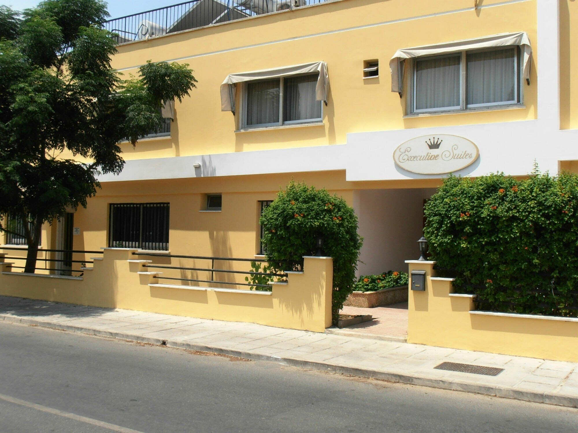 Executive Suites 3* қонақ үйі