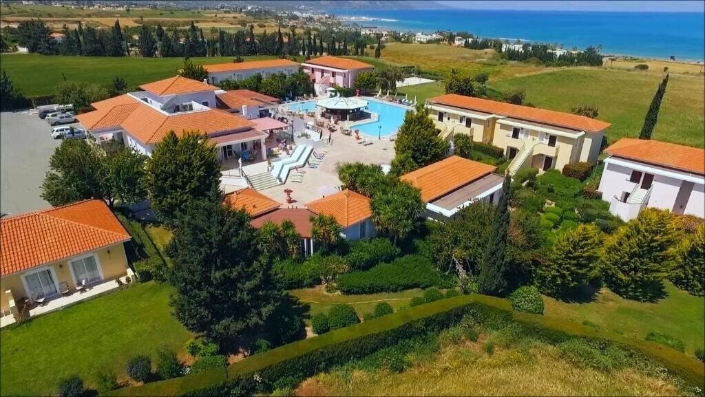 Akamanthea Holiday Village 3* қонақ үйі