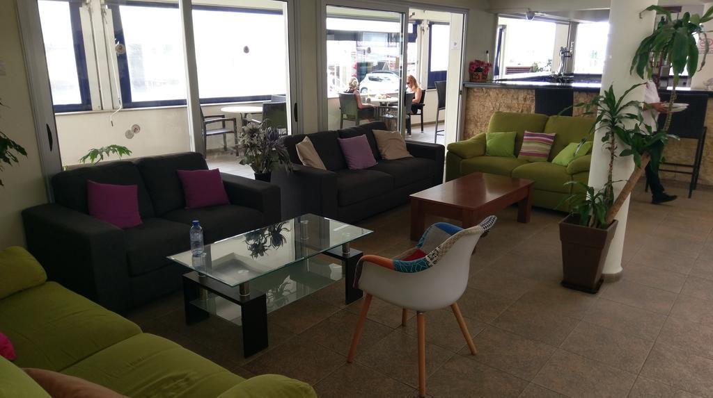 Daphne Hotel 3* суреті