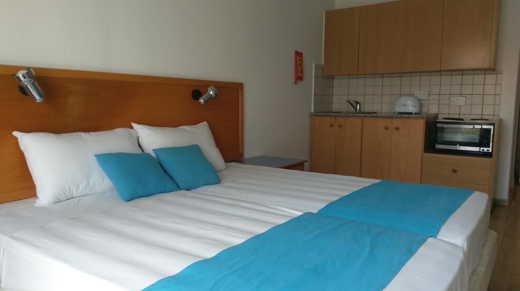 Daphne Hotel 3* суреті