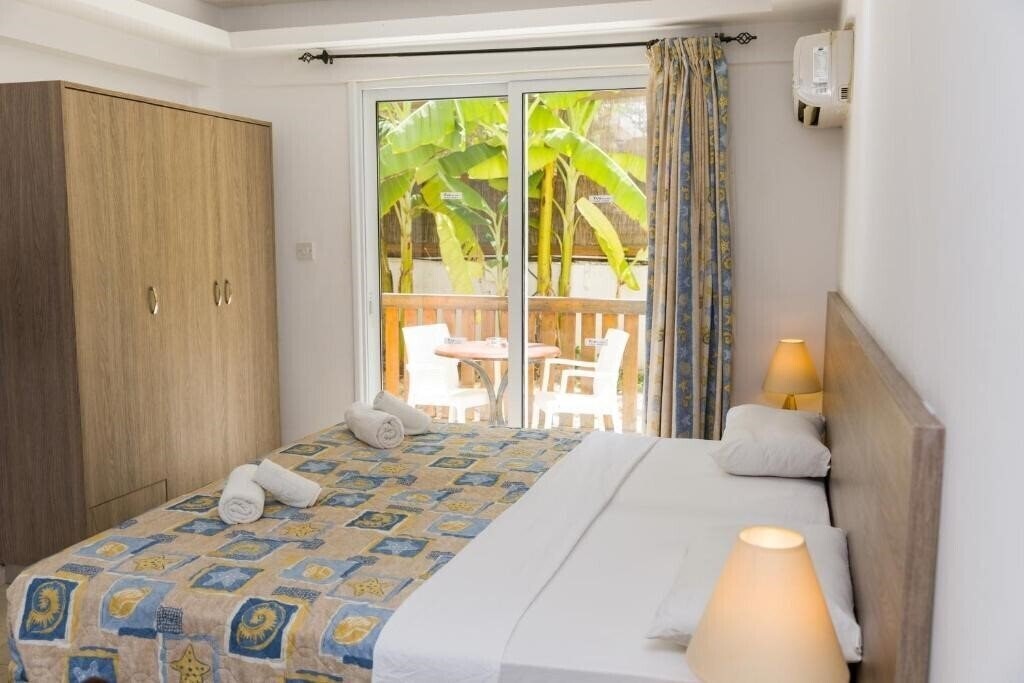 Alecos Hotel Apts 3* қонақ үйі