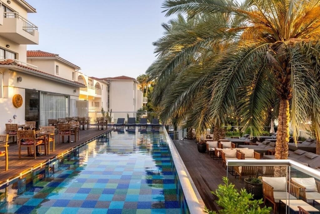 Отель King Jason Paphos by Louis Hotels 4*