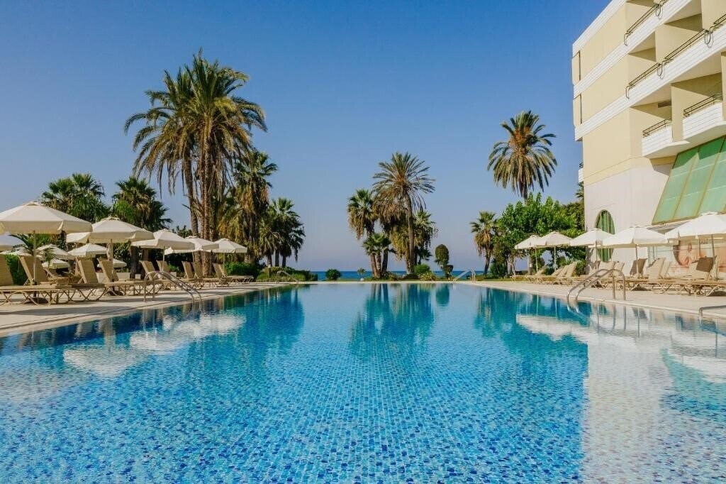 Изображение Imperial Island Resort by Louis 4*