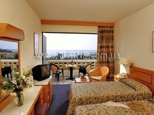 Paphian Bay 3* қонақ үйі