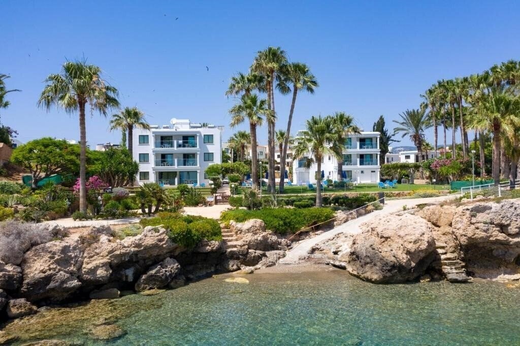 Rododafni Beach Apartments & Rododafni Holiday Villas 3* қонақ үйі