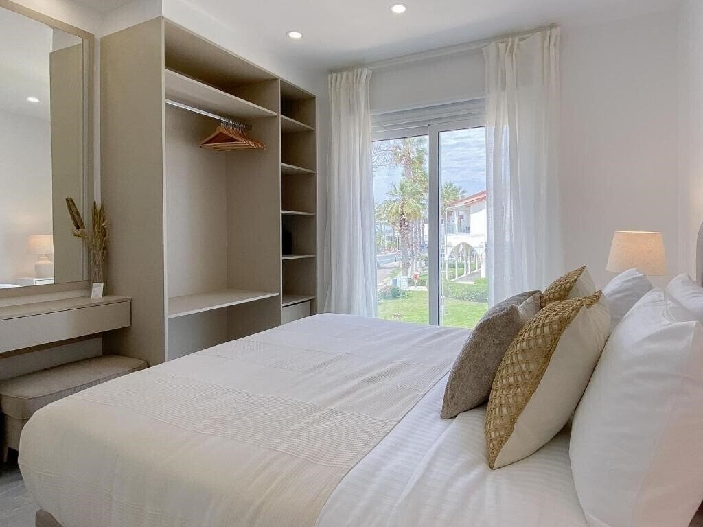 Изображение Phaedrus Living Seaview Luxury Flat Limnaria 134 4*