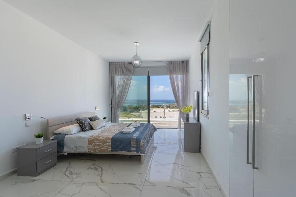 Фото Villa Andromeda Sea Caves 4*