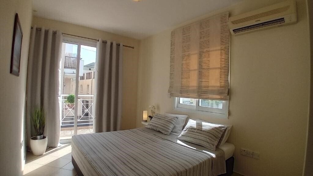 Фото Kato Paphos Suites 3*