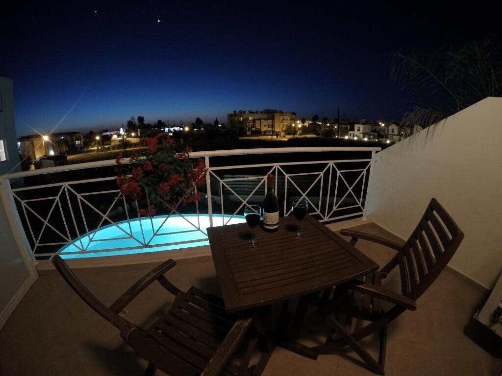 Картинка Kato Paphos Suites 3*