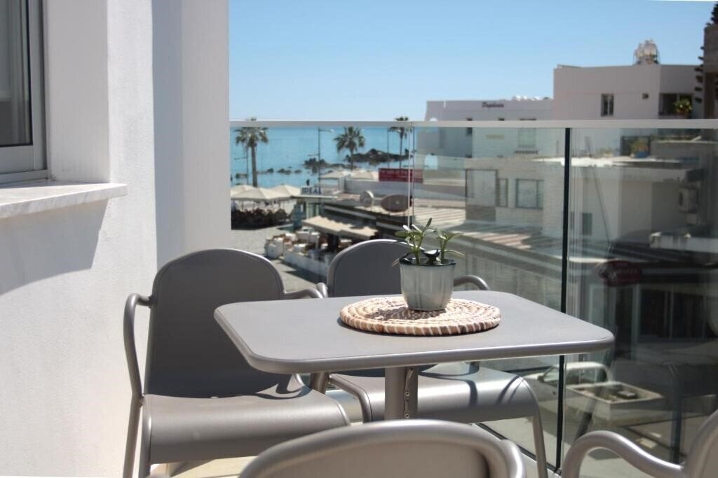 Фото Phaedrus Living: Seaside Luxury Flat Lighthouse 67 2*