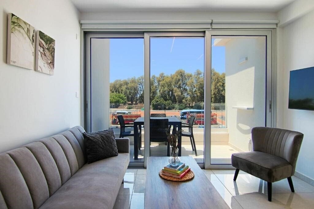 Phaedrus Living: Seaside Executive Flat Harbour 207 3* қонақ үйі