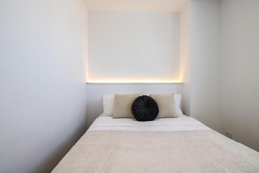 Phaedrus Living: Seaside Executive Flat Harbour 203 3* қонақ үйі