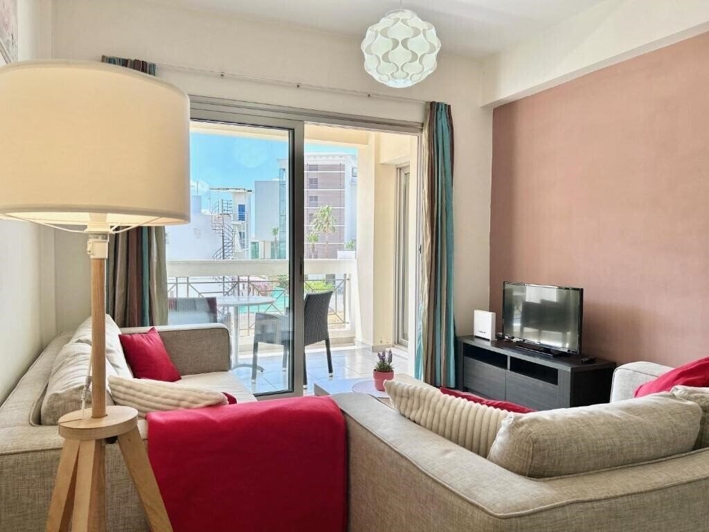 Изображение Sun Julz Apartments on The Beach 2*