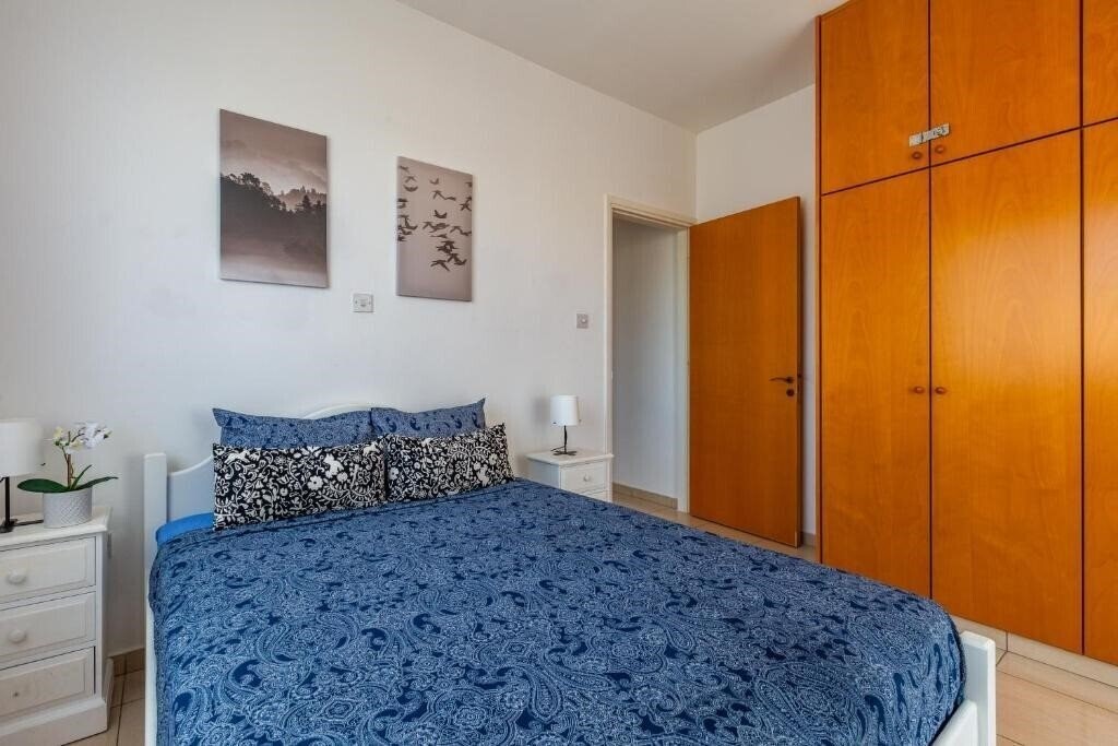 Изображение Just Renovated Beautiful 2 Bed Apartment in Paphos 5 Min Drive to The Beach 2*