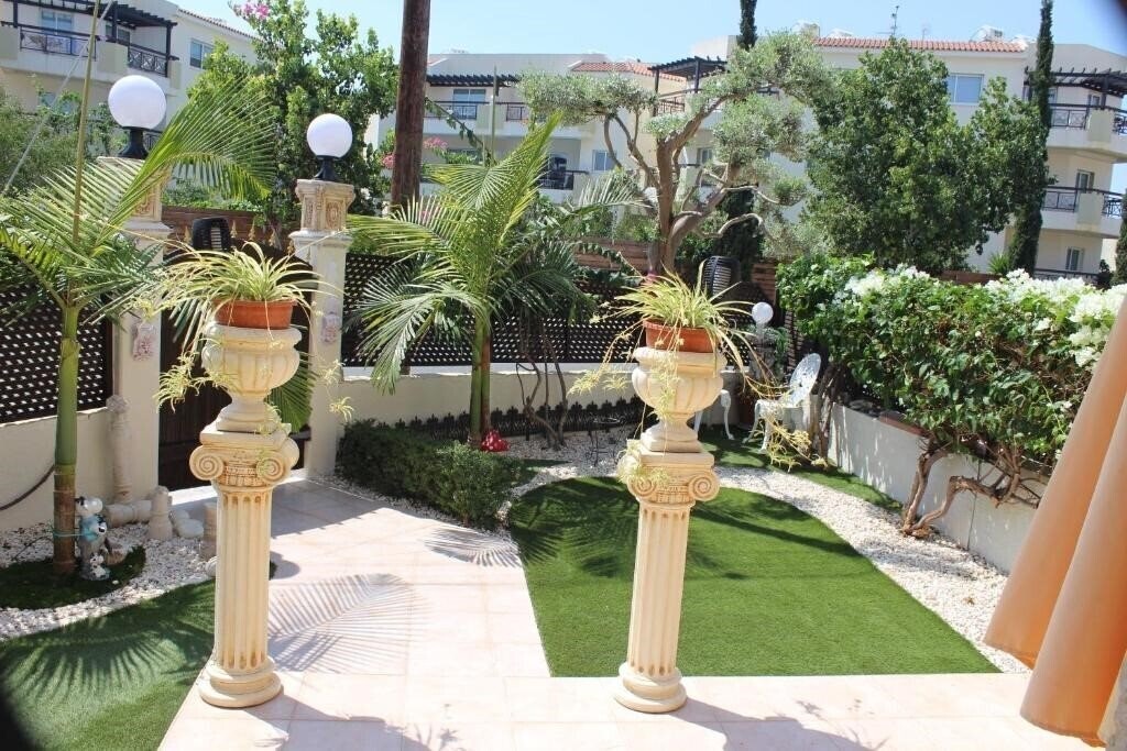 Отель Ivoton Home 3*