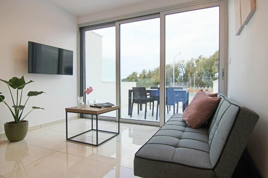 Фото Phaedrus Living: Seaside Luxury Flat Harbour 108 3*