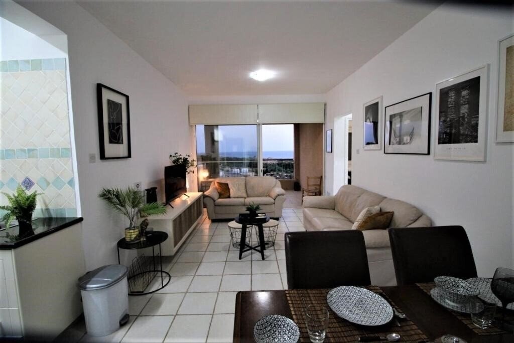 Отель Cosea Living: Seaside 2 Bedroom Flat Kings Palace 209 3*