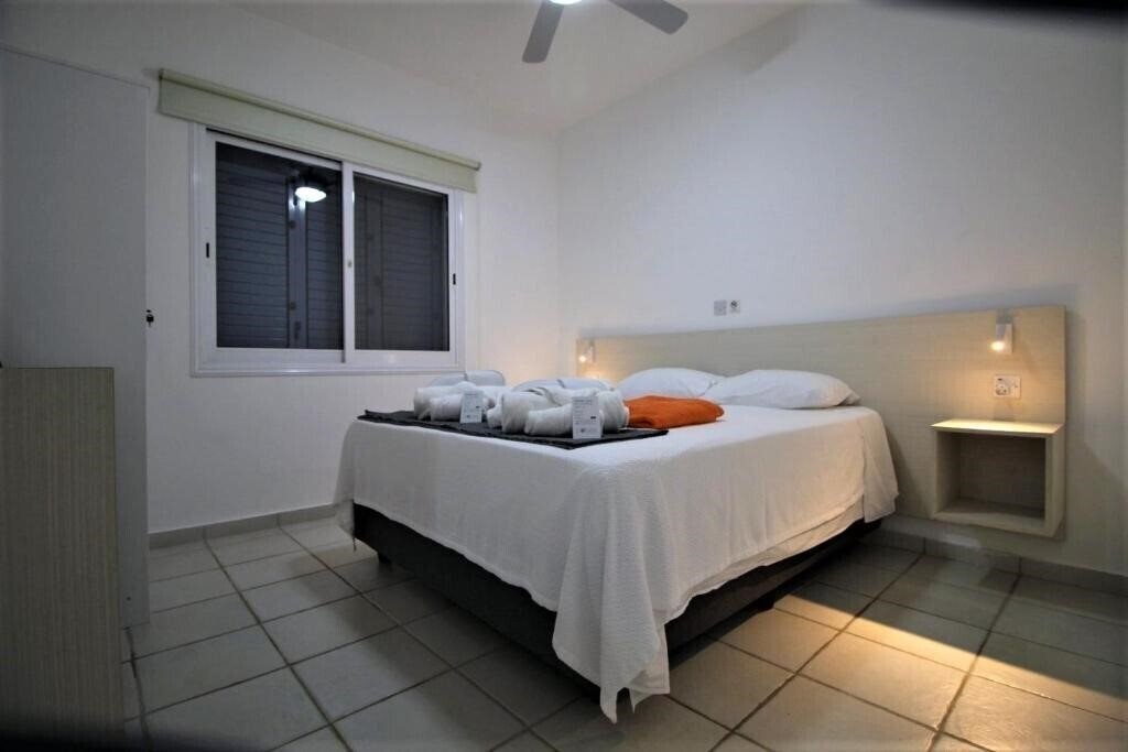 Фото Cosea Living: Seaside 2 Bedroom Flat Kings Palace 209 3*
