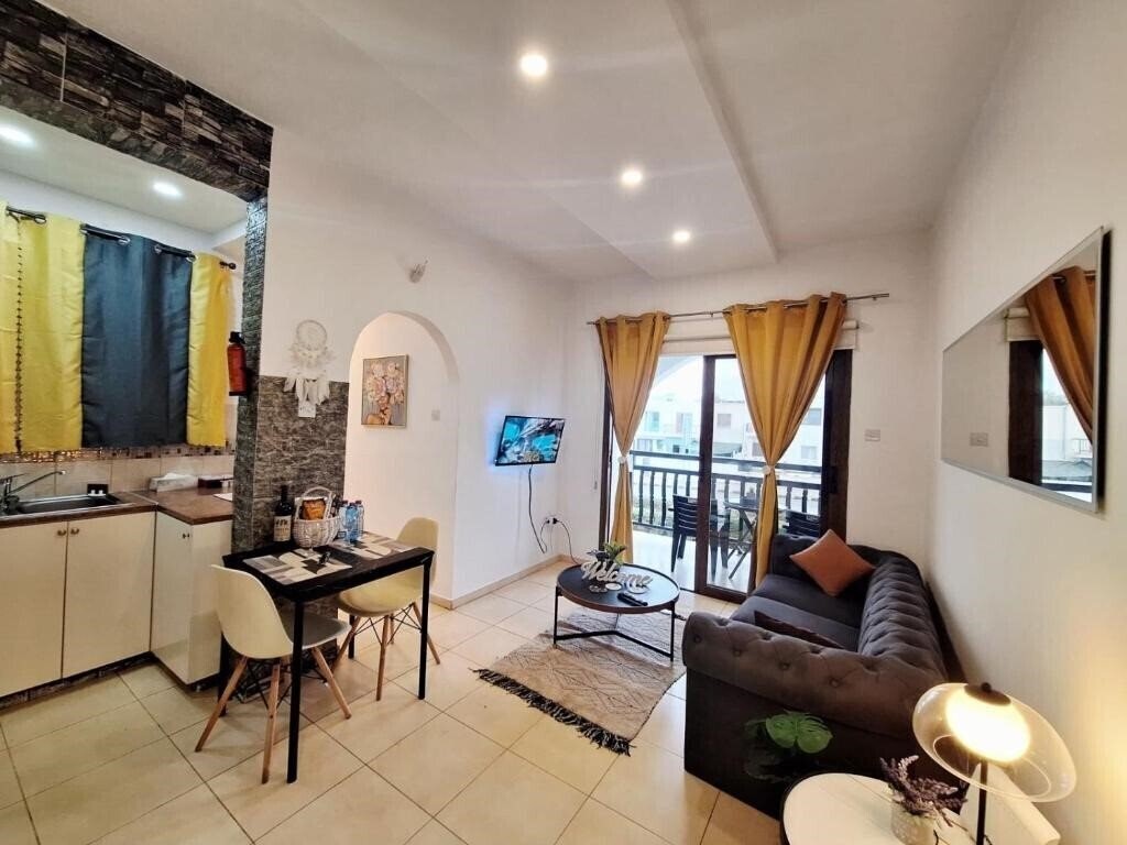 Фото Kato Paphos Apt 400m To The Beach 3*