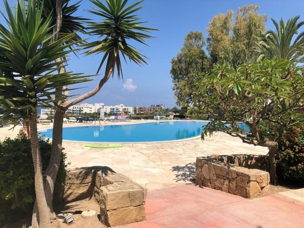 Фото Kings Palace - Fabulous Pool-Side 2 Bed Apartment 3*
