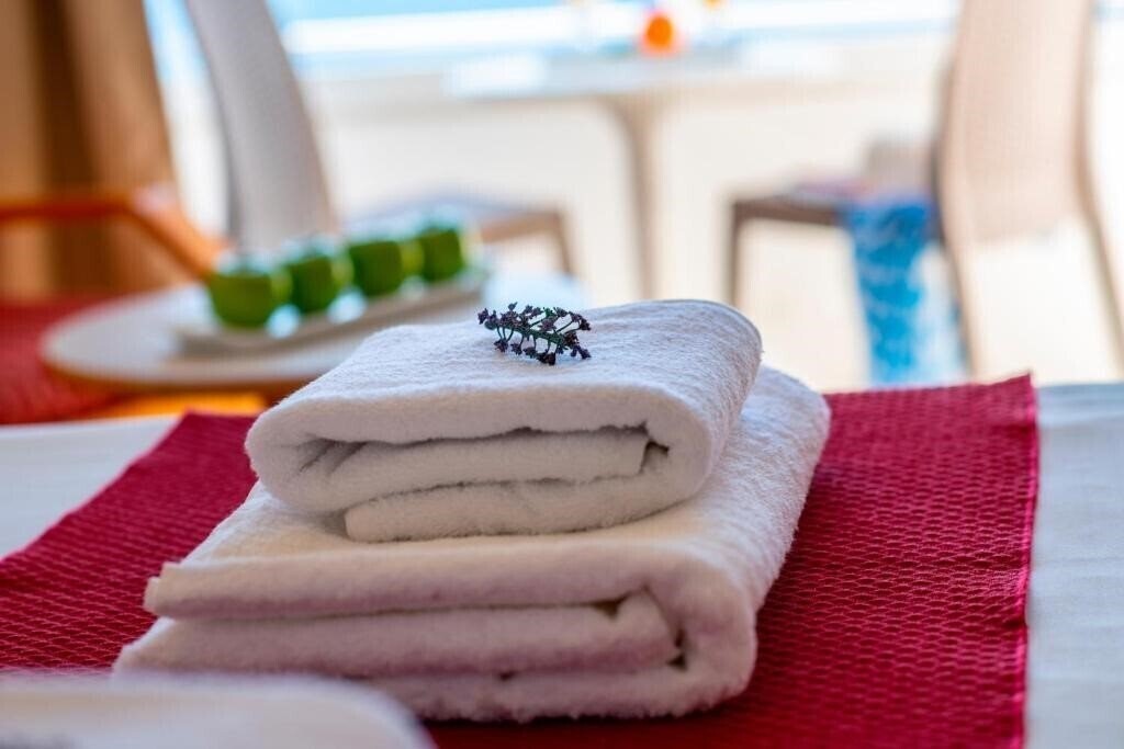 Queens Bay 3* суреті