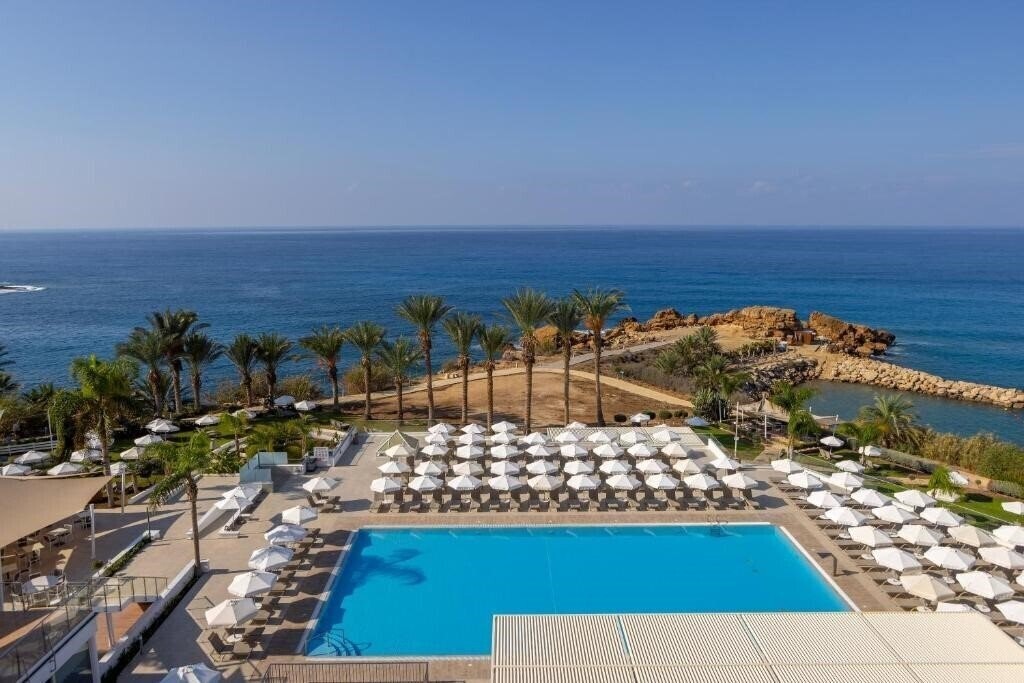 Queens Bay 3* суреті