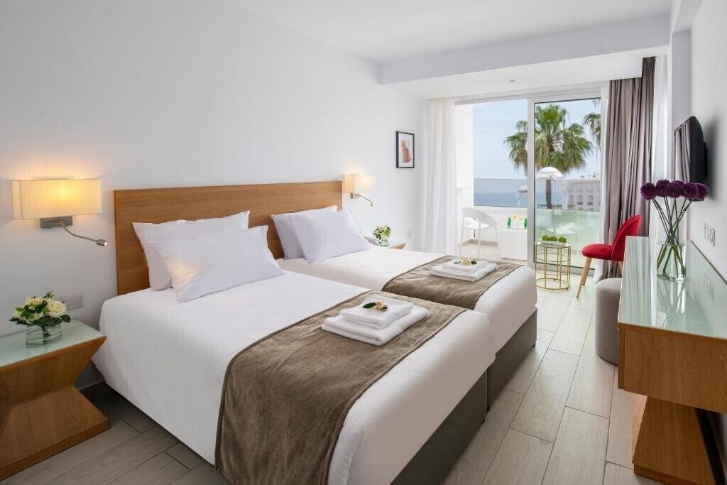 Отель Kokkinos Boutique Hotel 3*