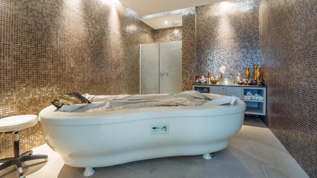Фотография Vrissaki Beach Hotel 3*