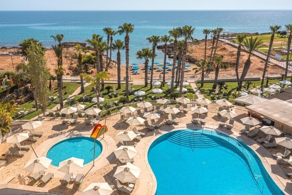 Louis Althea Beach Hotel 4* қонақ үйі