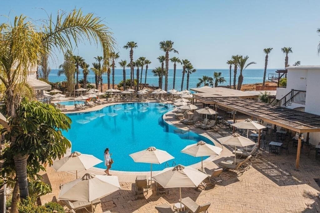 Louis Althea Beach Hotel 4* суреті