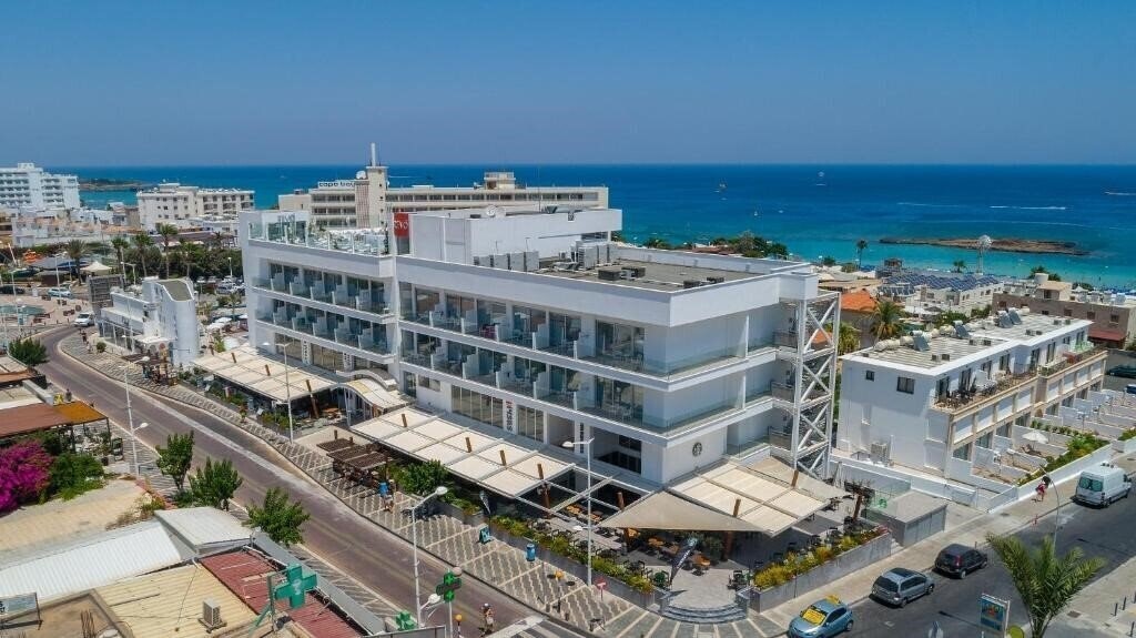 Protaras Plaza 3* қонақ үйі