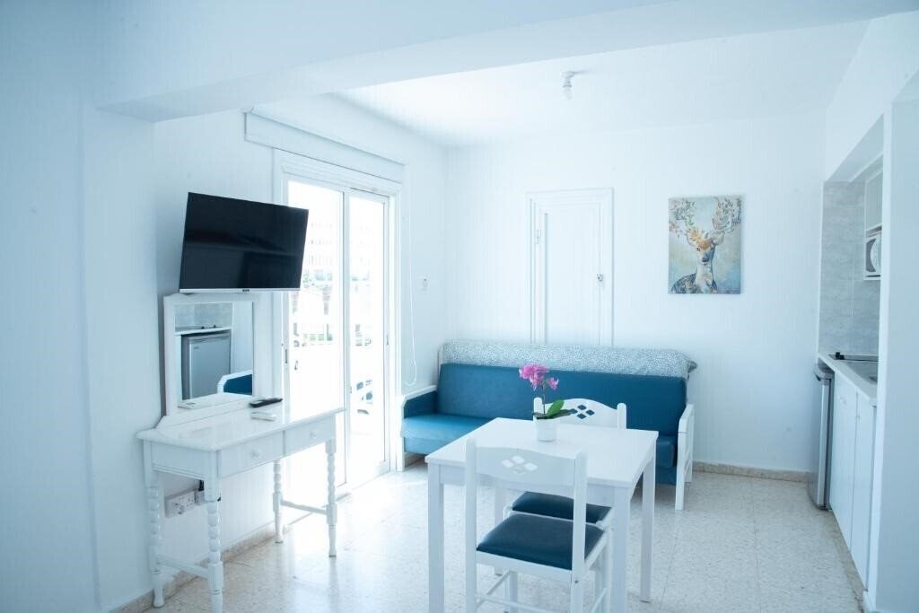 Изображение Flisvos Beach Apartments 2*