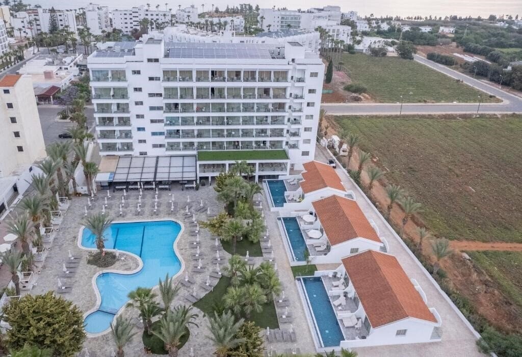 Фотография Bohemian Gardens Hotel 4*