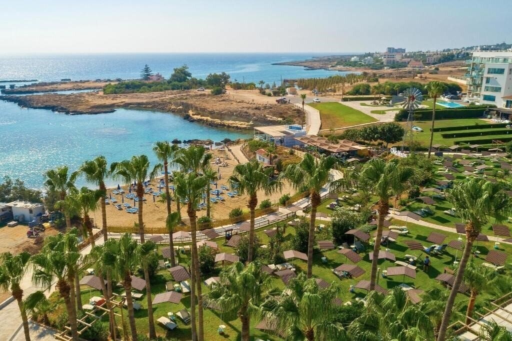 Отель Cavo Maris Beach Hotel 4*