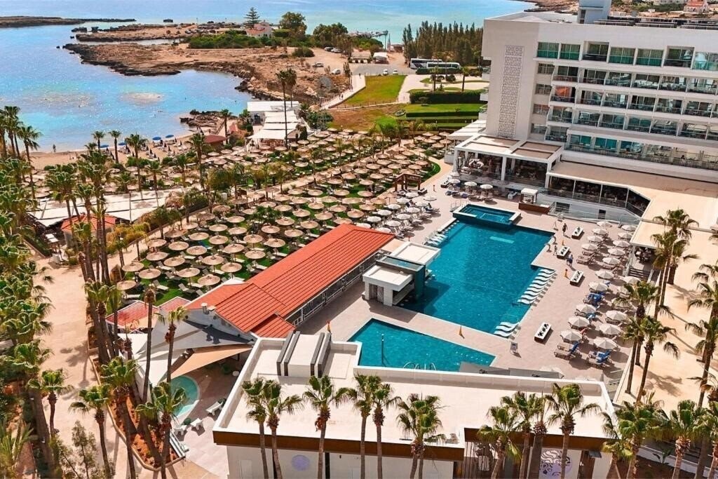 Отель Cavo Maris Beach Hotel 4*