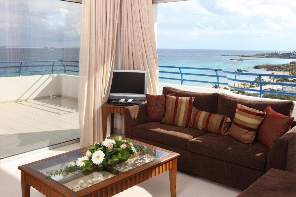 Vrissiana Beach 4* фотосуреті