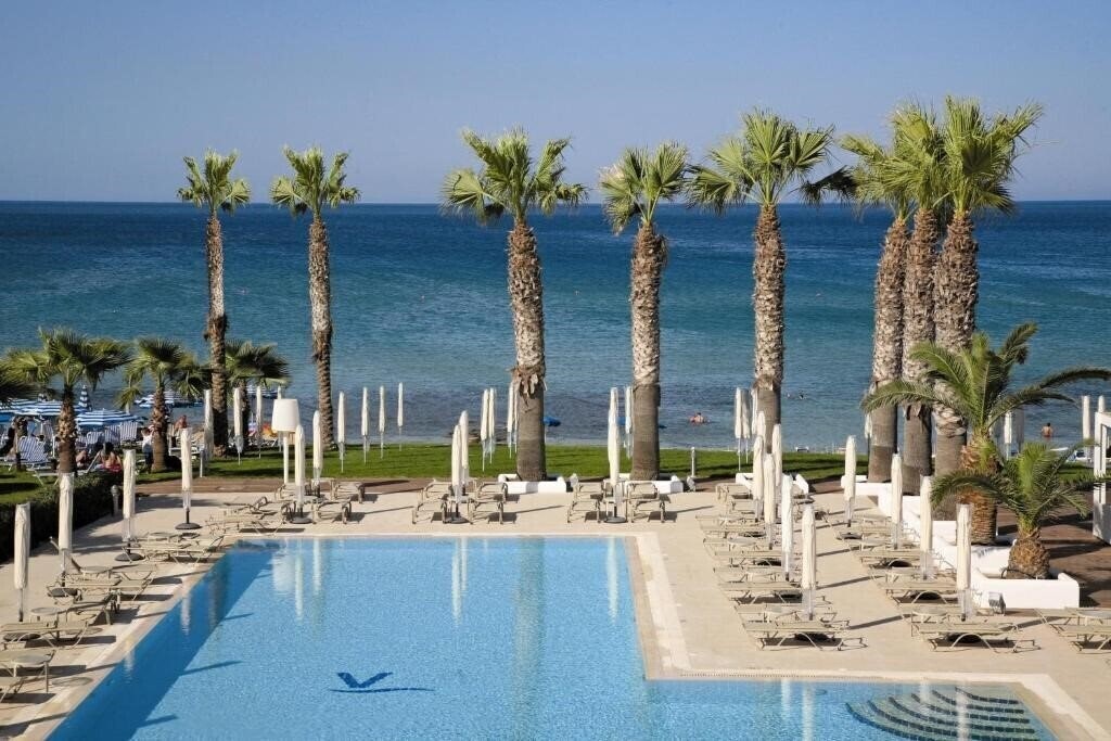 Vrissiana Beach 4* қонақ үйі