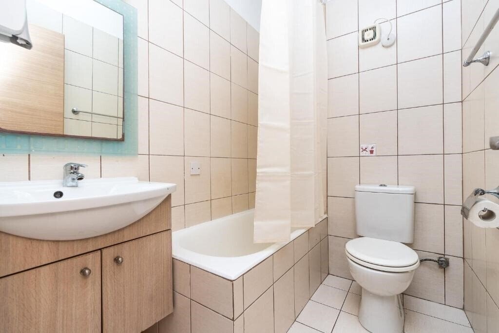 Фотография Flora Hotel Apartments 4*