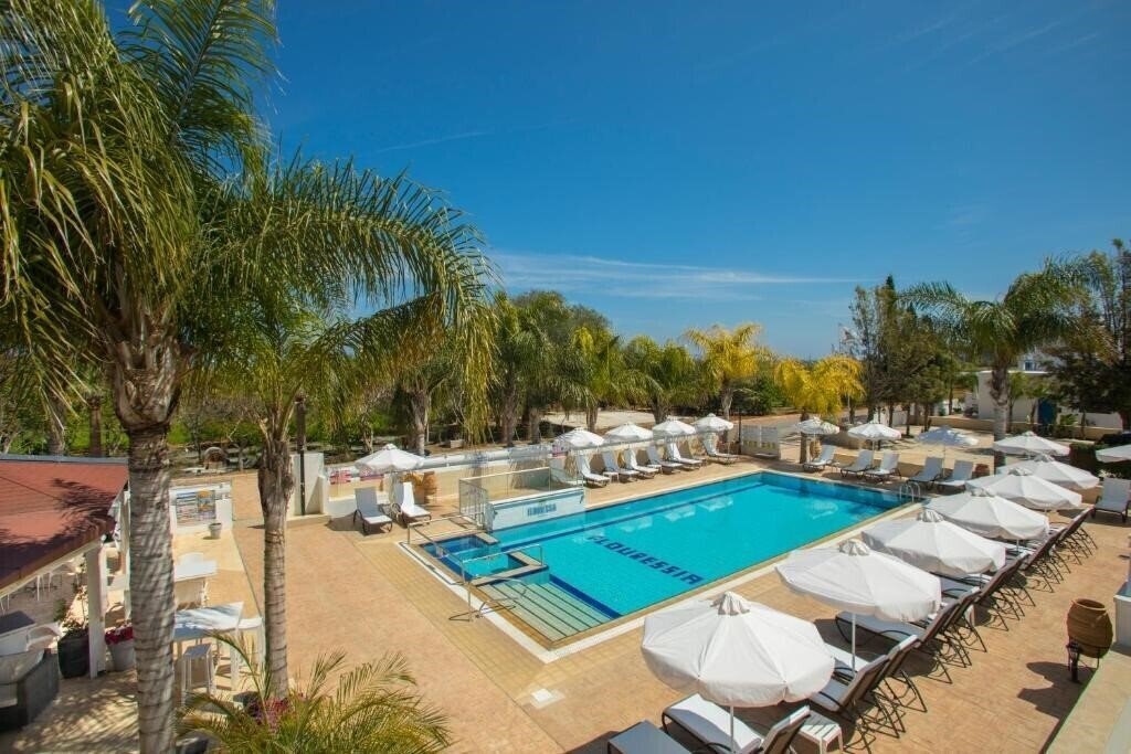 Flouressia Gardens 3* қонақ үйі