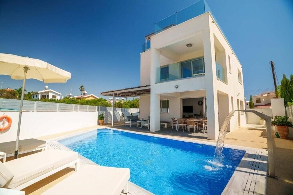 Отель Geo Panoramic Villa Konnos - Pool, Game Room, Gym 2*
