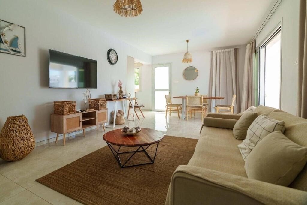 Фотография Geo Panoramic Villa Konnos - Pool, Game Room, Gym 2*