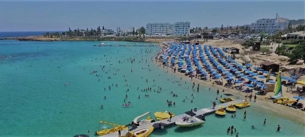 Фото Silver Sands Beach Hotel 3*