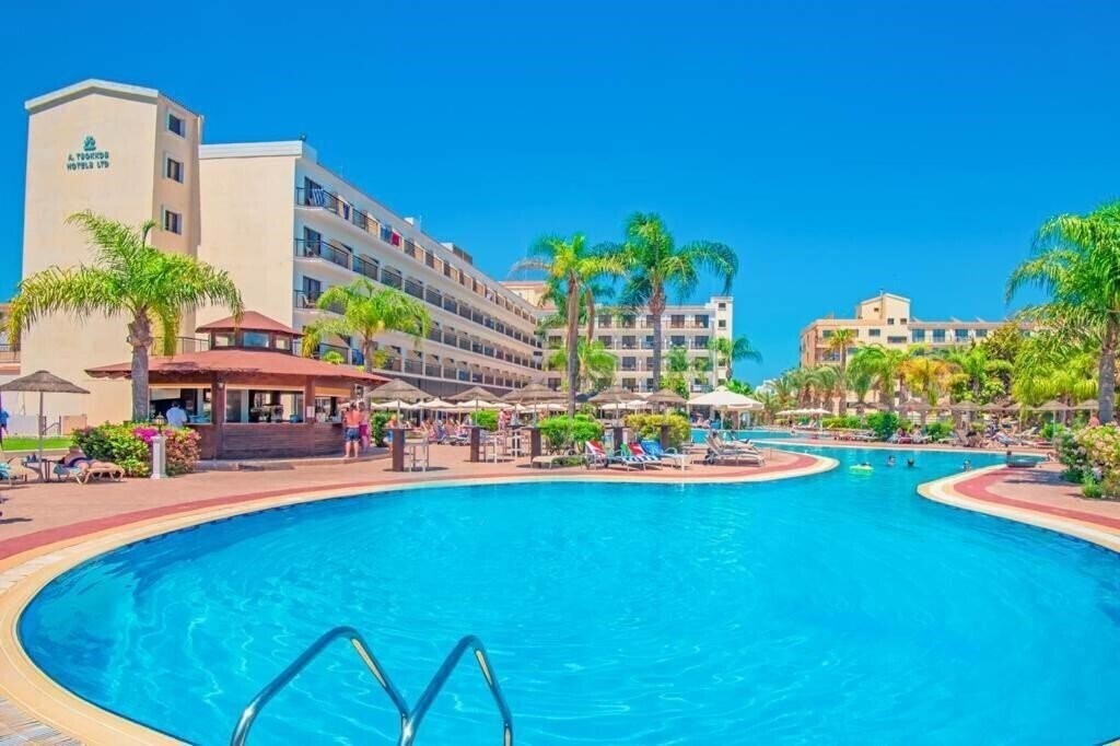 Отель Tsokkos Gardens 4*