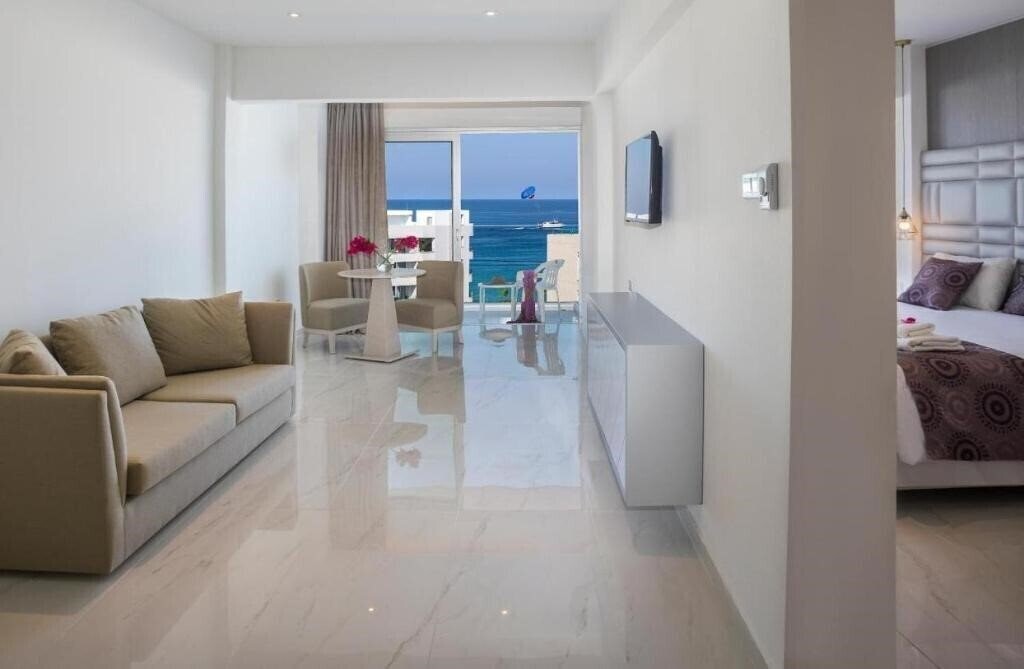 Фото Tsokkos Beach Hotel Protaras 4*
