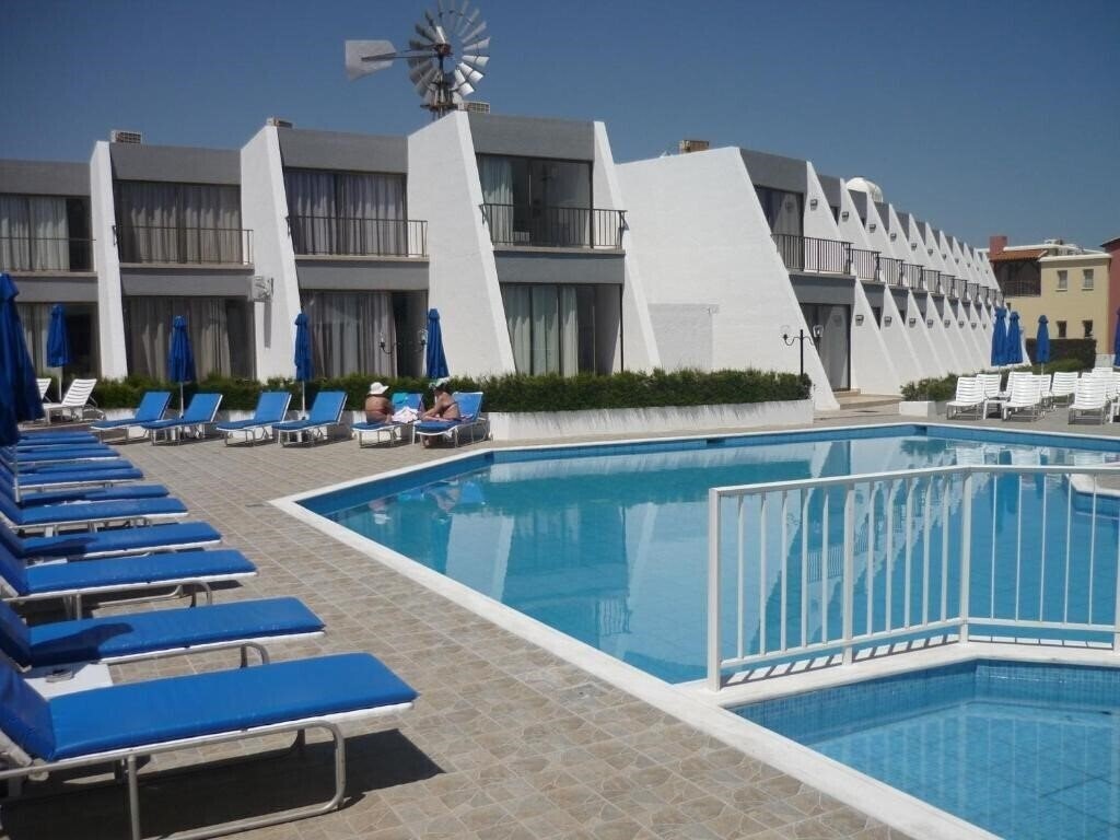Pinelopi Beach Hotel Apts 3* қонақ үйі