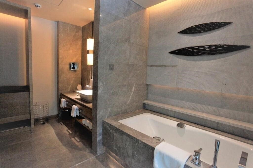 Отель The Westin Chongqing Liberation Square 5*