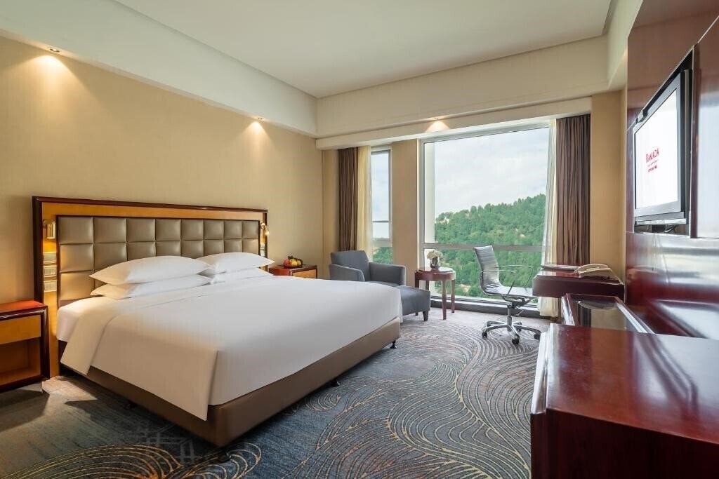 Фото Ramada Plaza Taian 5*
