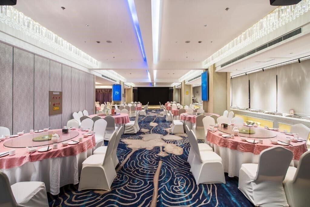 Фото Sun Moon Lake Hotel 4*