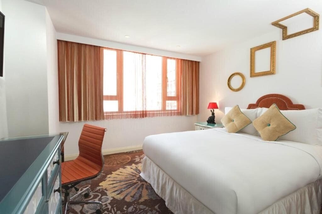 Фото The Luxe Manor 4*
